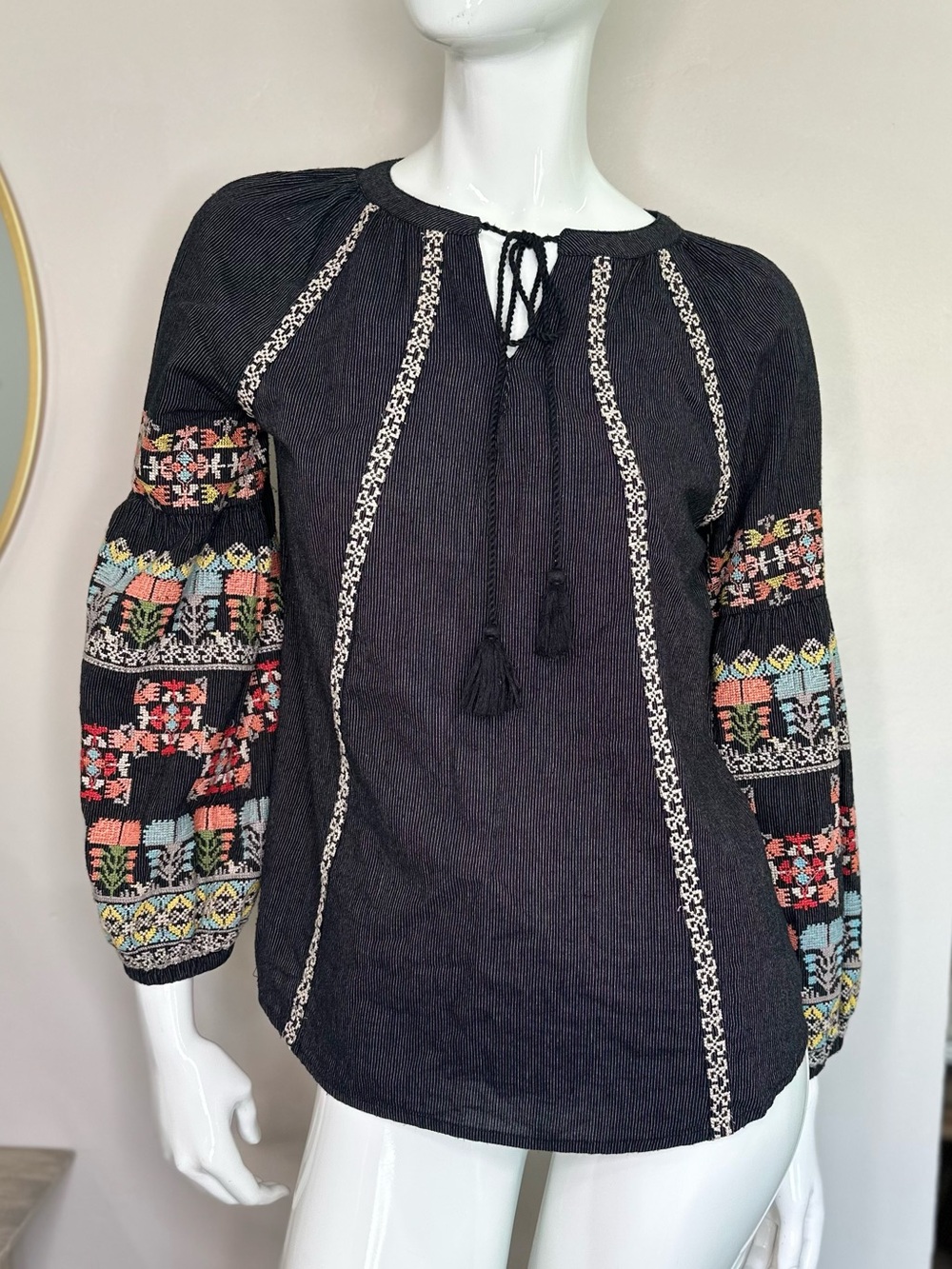 Sundance "A Tale of Stories" Embroidered Boho
Peasant Top Blouse Size S
